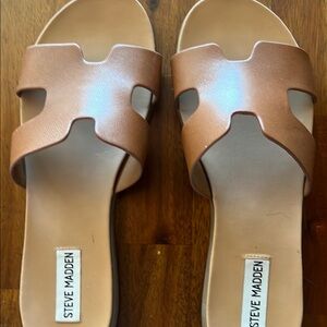‼️SOLD‼️ Steve Madden Tan Sandals with H-Shaped Design